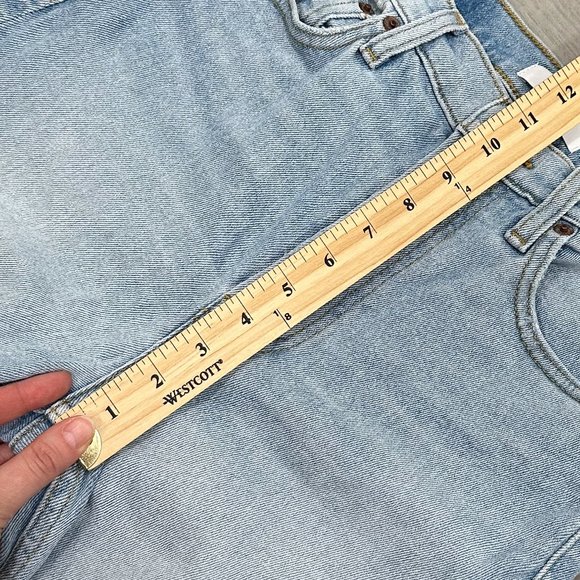 Re/Done 70s High-Rise Stove Pipe Jeans in Seawater Destroyed Light Wash Denim - Picture 11 of 16